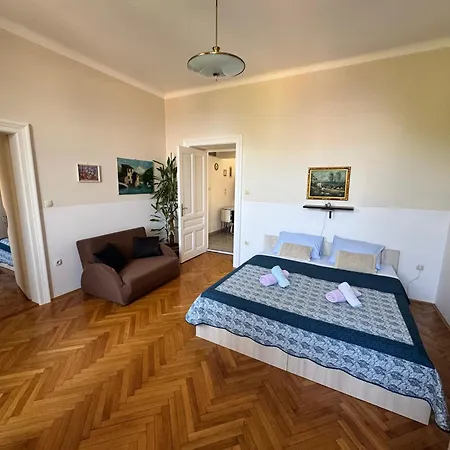 Apartament Zajednica *